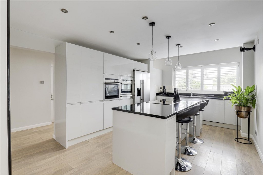 St. Marys Close, Attenborough, NG9