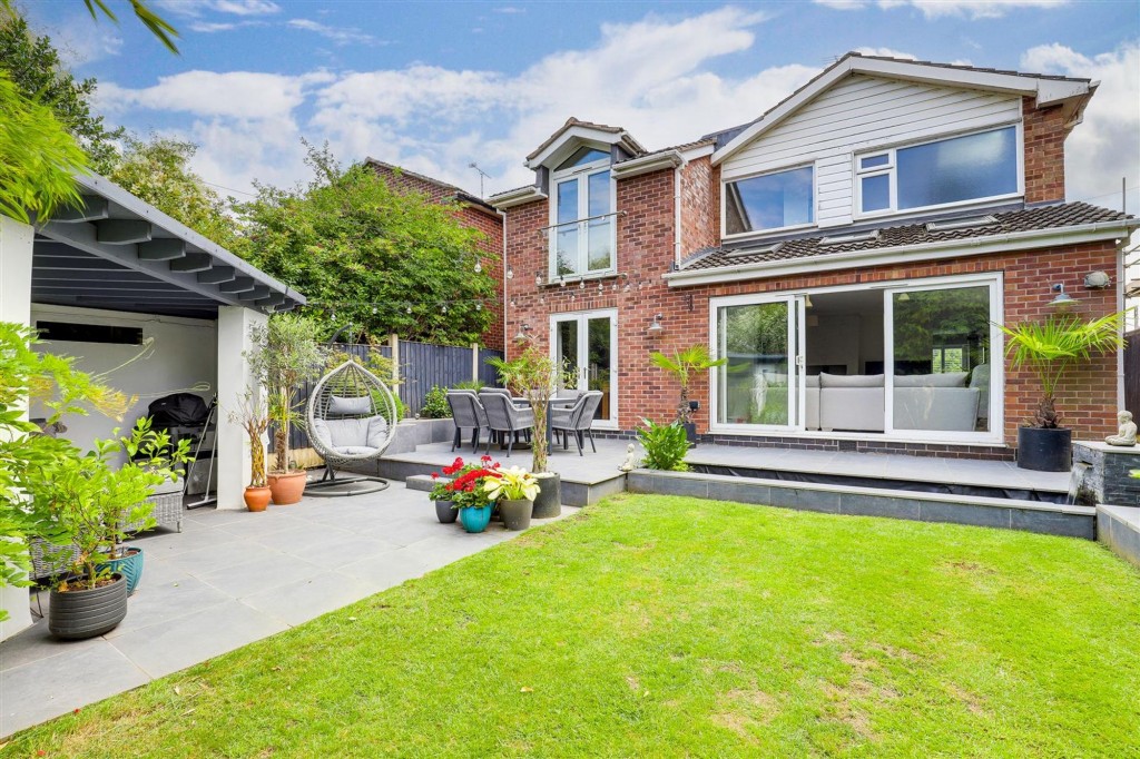 St. Marys Close, Attenborough, NG9