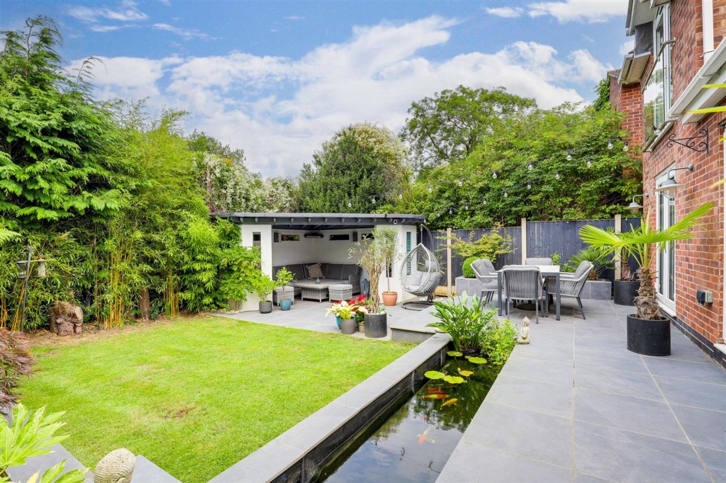 St. Marys Close, Attenborough, NG9