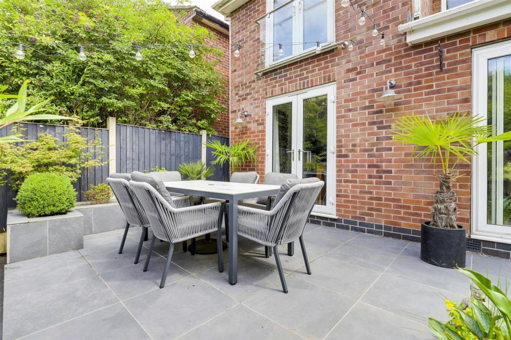 St. Marys Close, Attenborough, NG9