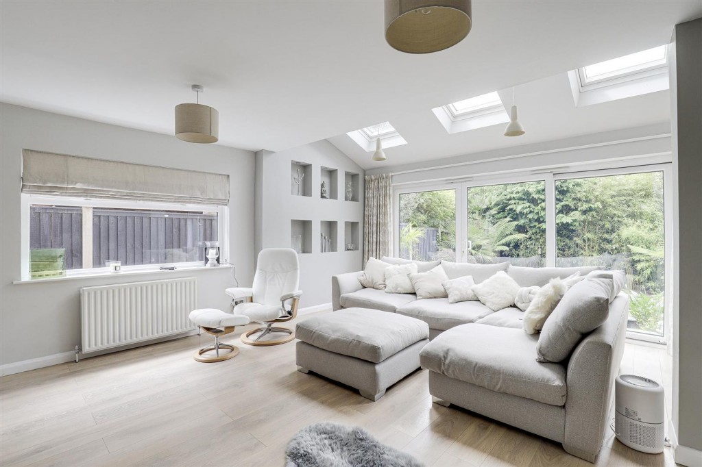 St. Marys Close, Attenborough, NG9