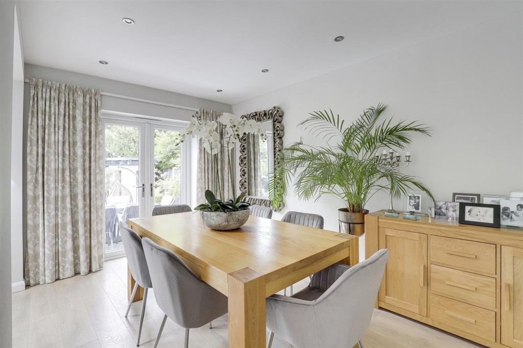 St. Marys Close, Attenborough, NG9