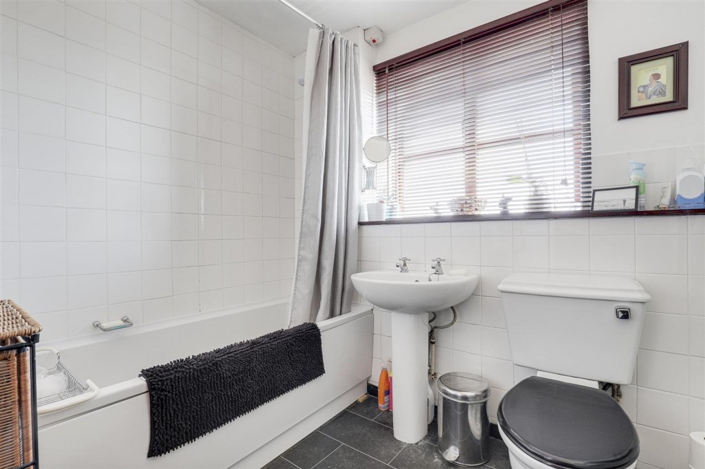 Tiree Close, Trowell, NG9