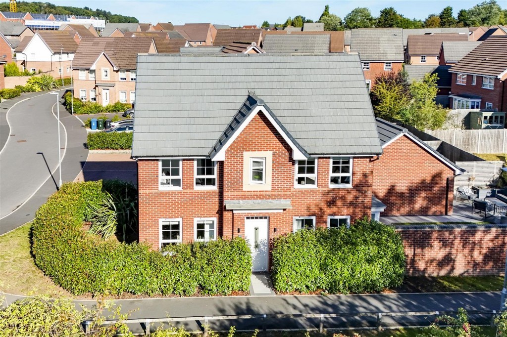 Gum Tree Close, Edwalton, NG12