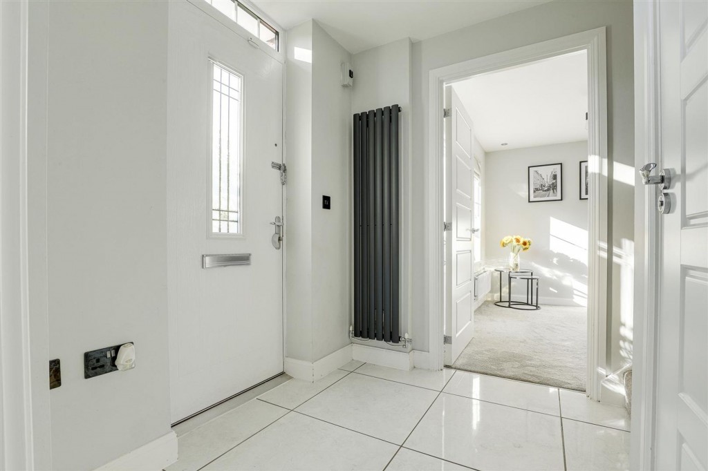 Gum Tree Close, Edwalton, NG12