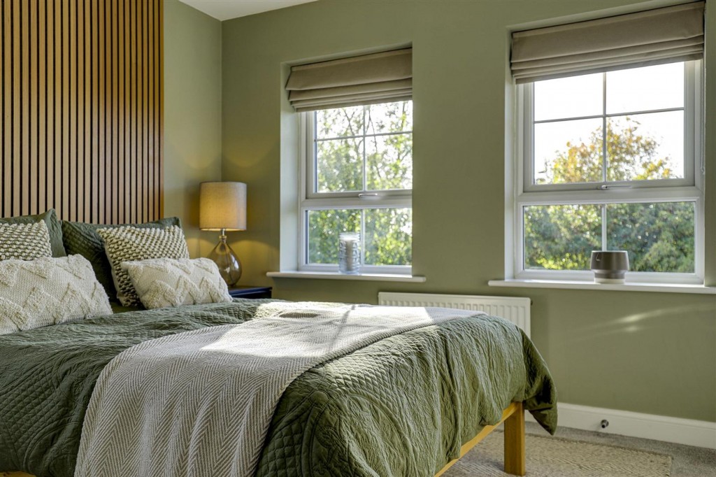 Gum Tree Close, Edwalton, NG12