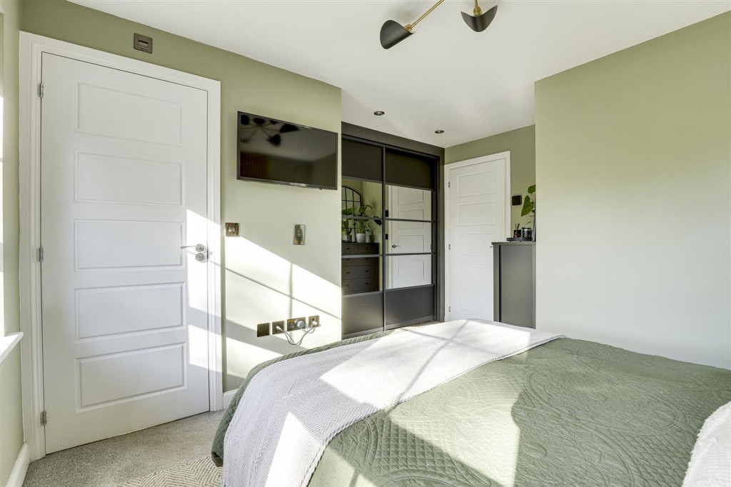 Gum Tree Close, Edwalton, NG12