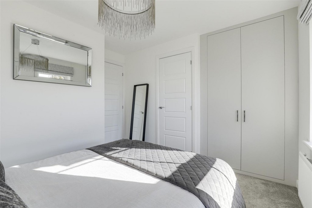 Gum Tree Close, Edwalton, NG12