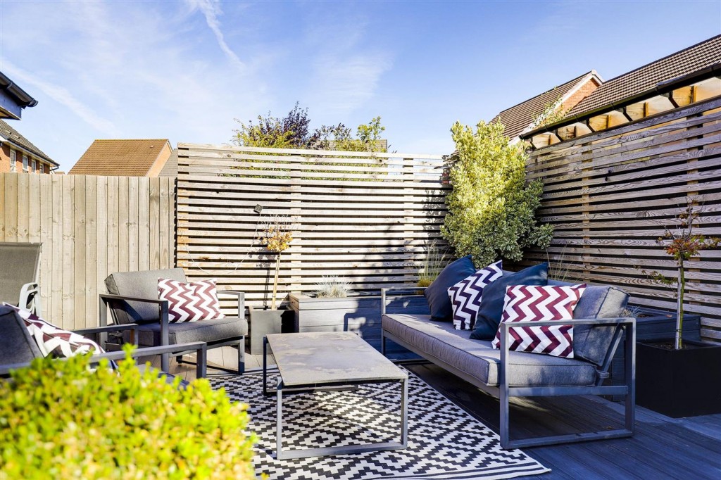 Gum Tree Close, Edwalton, NG12