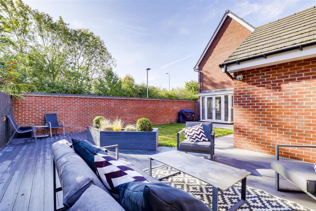 Gum Tree Close, Edwalton, NG12