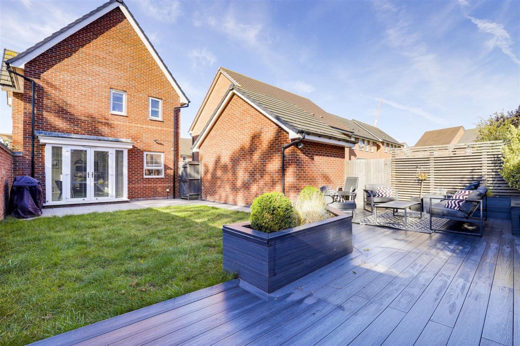 Gum Tree Close, Edwalton, NG12