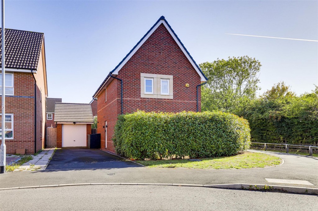 Gum Tree Close, Edwalton, NG12