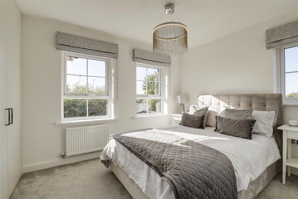 Gum Tree Close, Edwalton, NG12