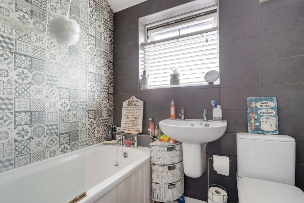 Ousebridge Drive, Carlton, NG4