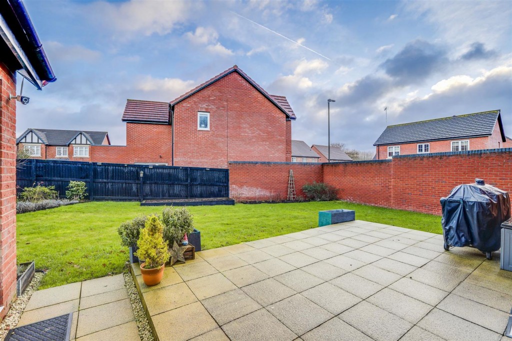 Damstead Park Avenue, Alfreton, DE55