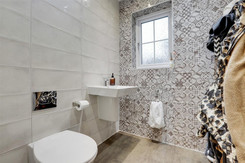 Damstead Park Avenue, Alfreton, DE55