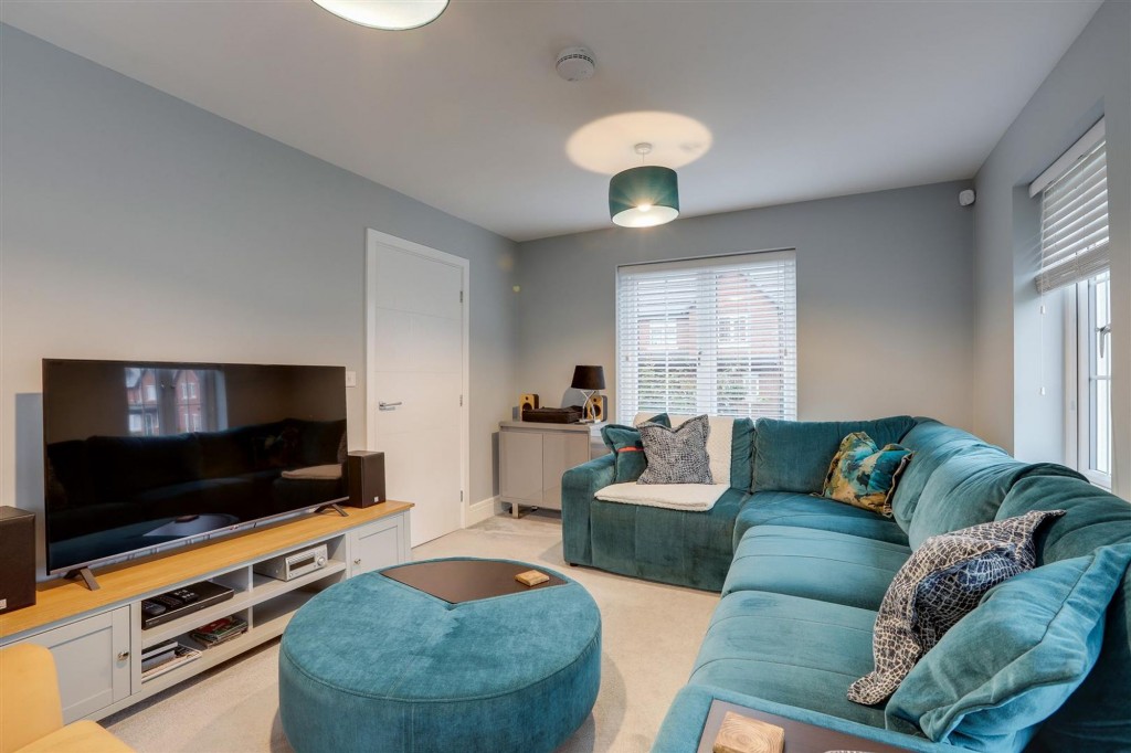 Damstead Park Avenue, Alfreton, DE55