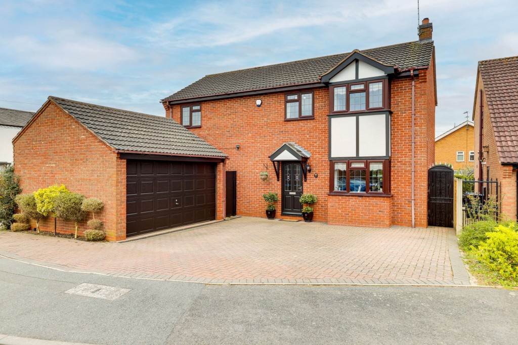 The Pines, Draycott, DE72