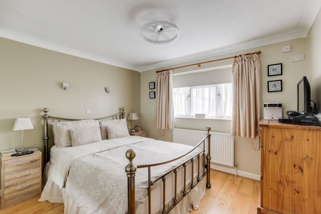The Pines, Draycott, DE72