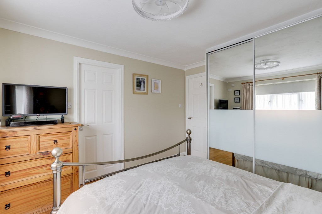 The Pines, Draycott, DE72