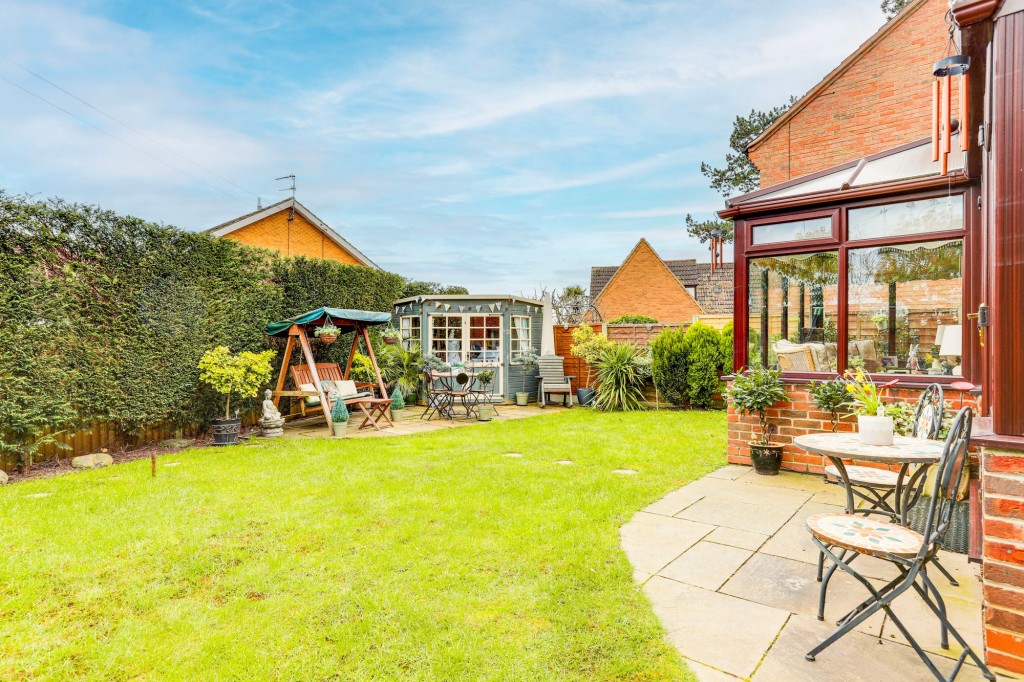 The Pines, Draycott, DE72