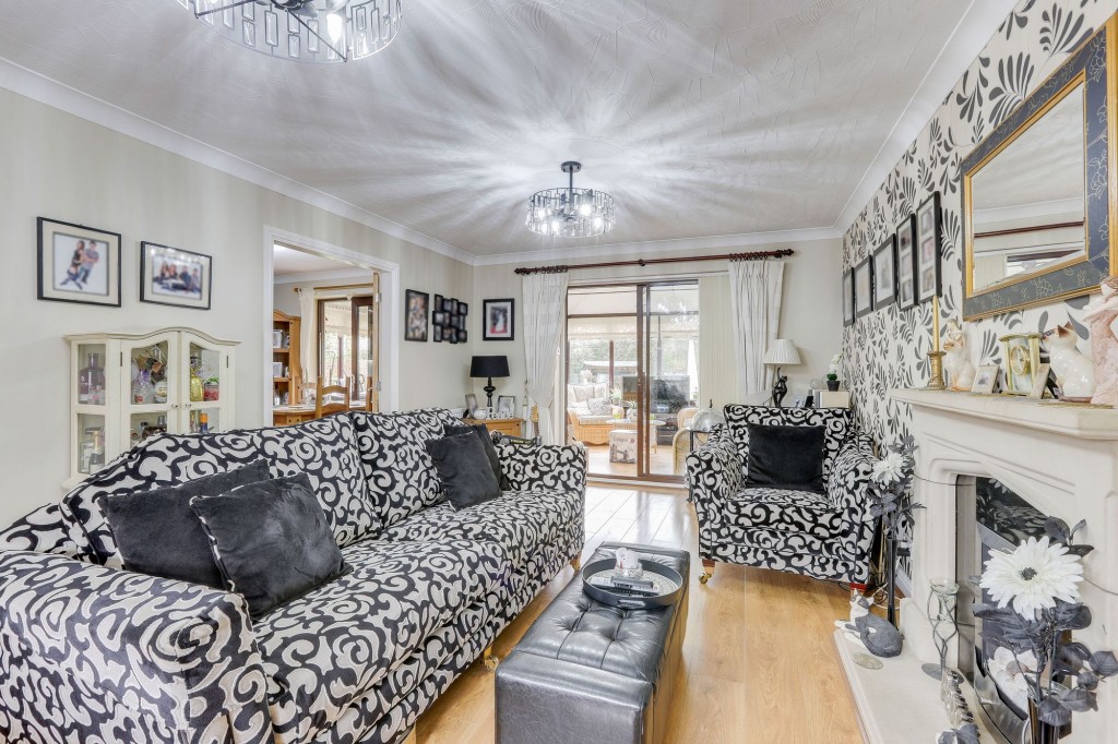 The Pines, Draycott, DE72