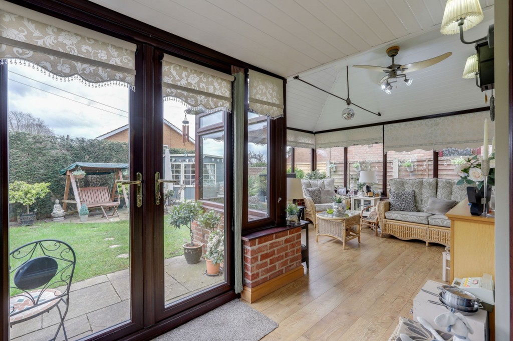 The Pines, Draycott, DE72