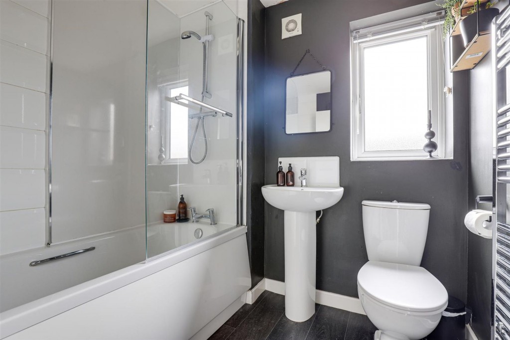 Renshaw Drive, Gedling, NG4