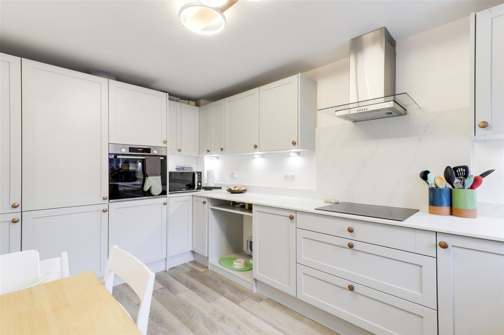 Martindale Close, Gamston, NG2