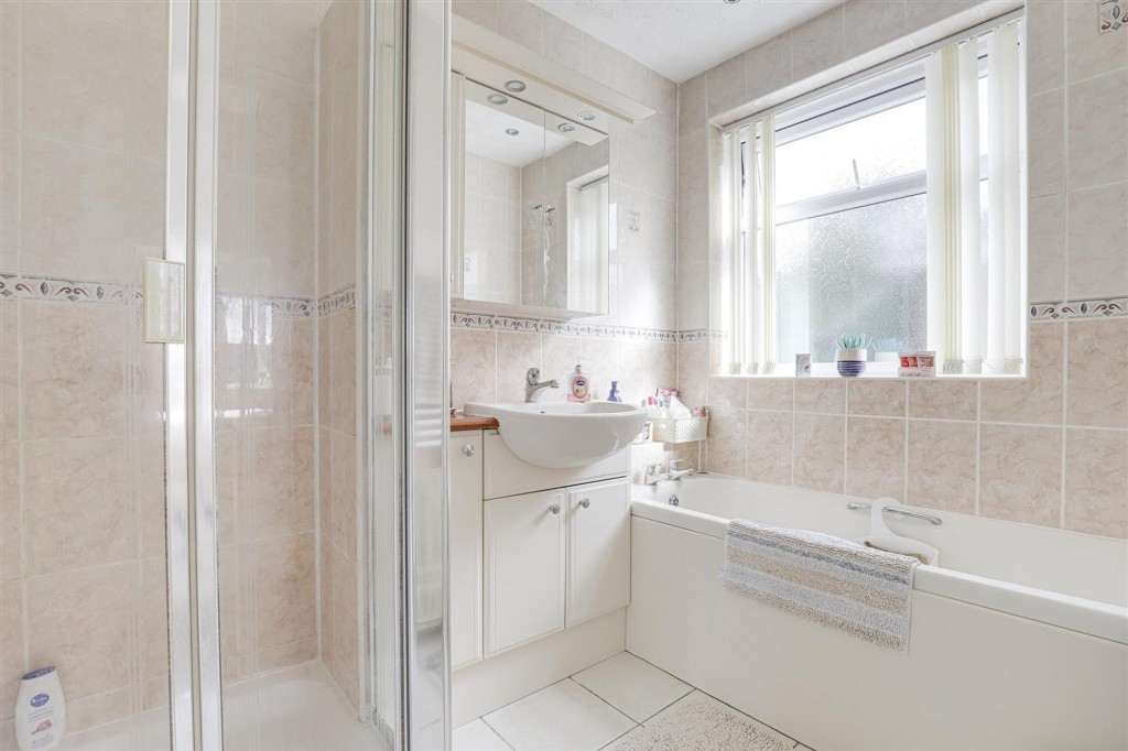 Petworth Avenue, Toton, NG9