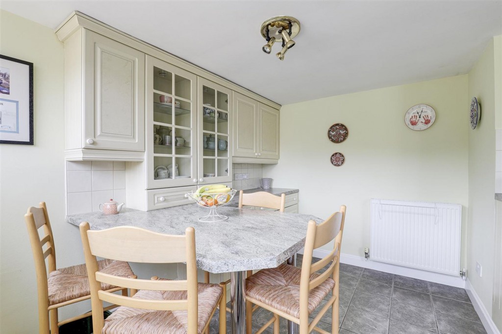 Petworth Avenue, Toton, NG9