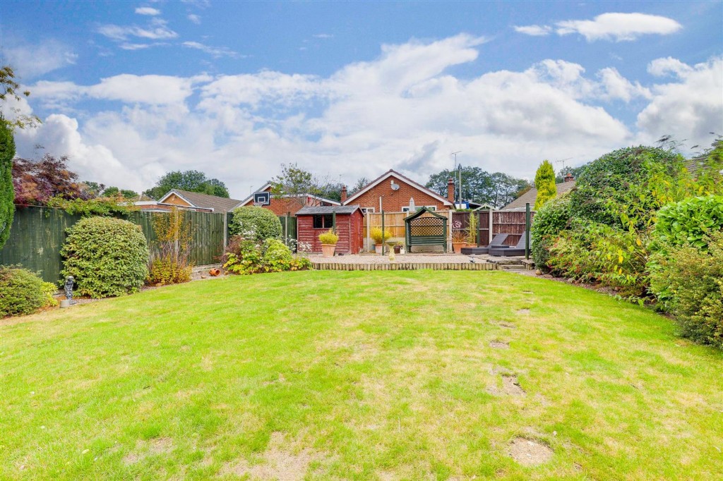 Petworth Avenue, Toton, NG9