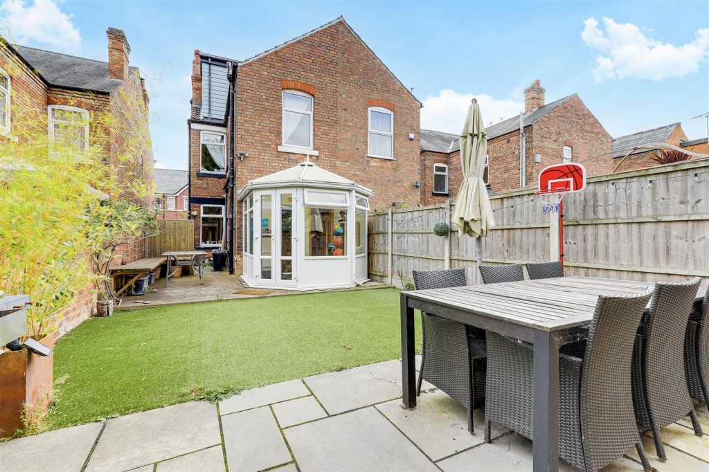 Walton Street, Long Eaton, NG10