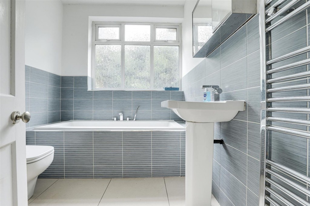 Mapperley Hall Drive, Nottingham, NG3