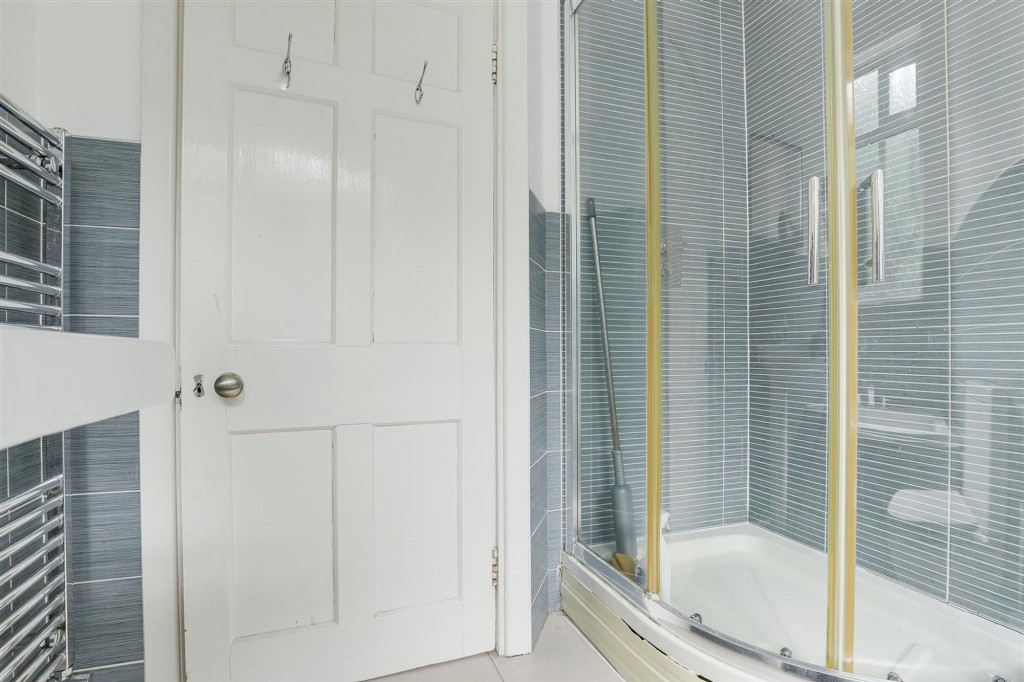 Mapperley Hall Drive, Nottingham, NG3