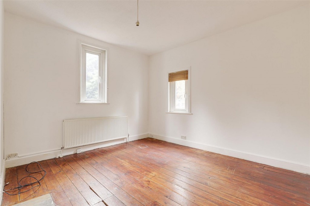 Mapperley Hall Drive, Nottingham, NG3