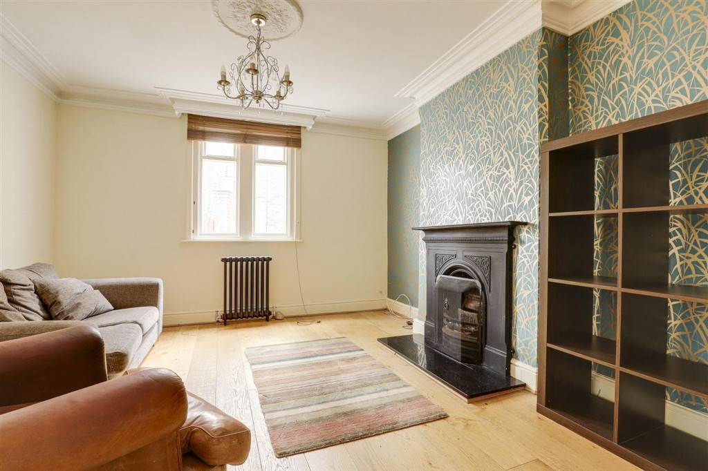 Mapperley Hall Drive, Nottingham, NG3