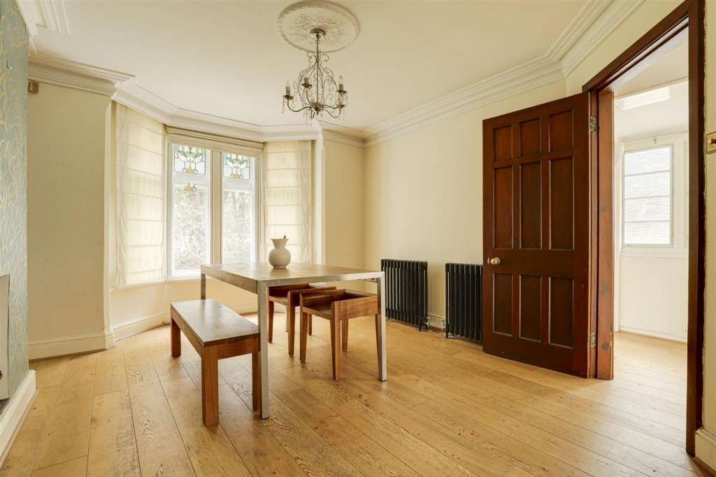 Mapperley Hall Drive, Nottingham, NG3