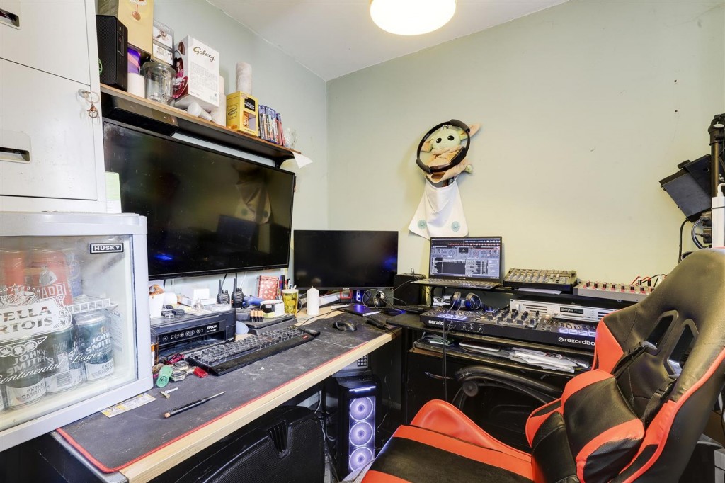 Duchess Gardens, Nottingham, NG6