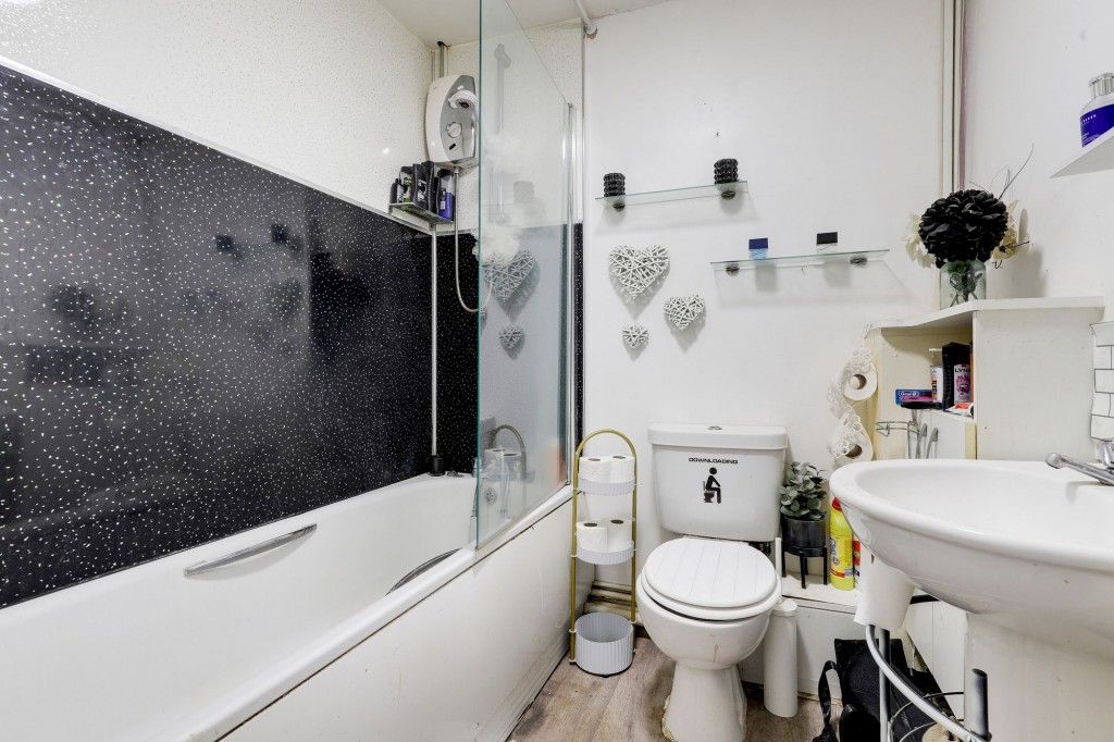 Duchess Gardens, Nottingham, NG6