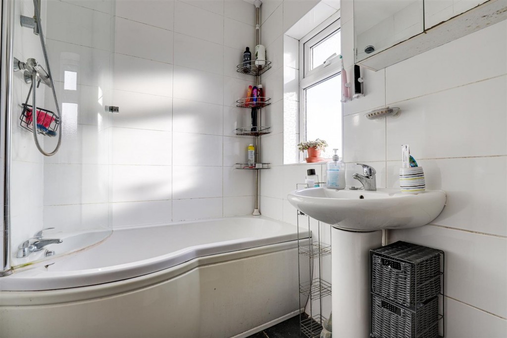 Highfield Drive, Carlton, NG4