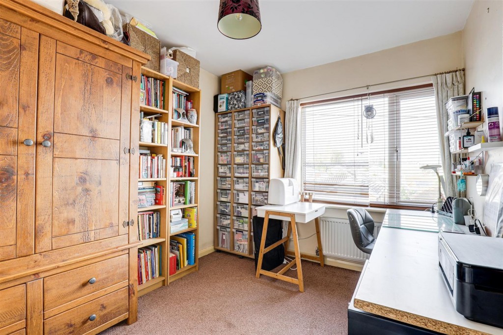 Highfield Drive, Carlton, NG4