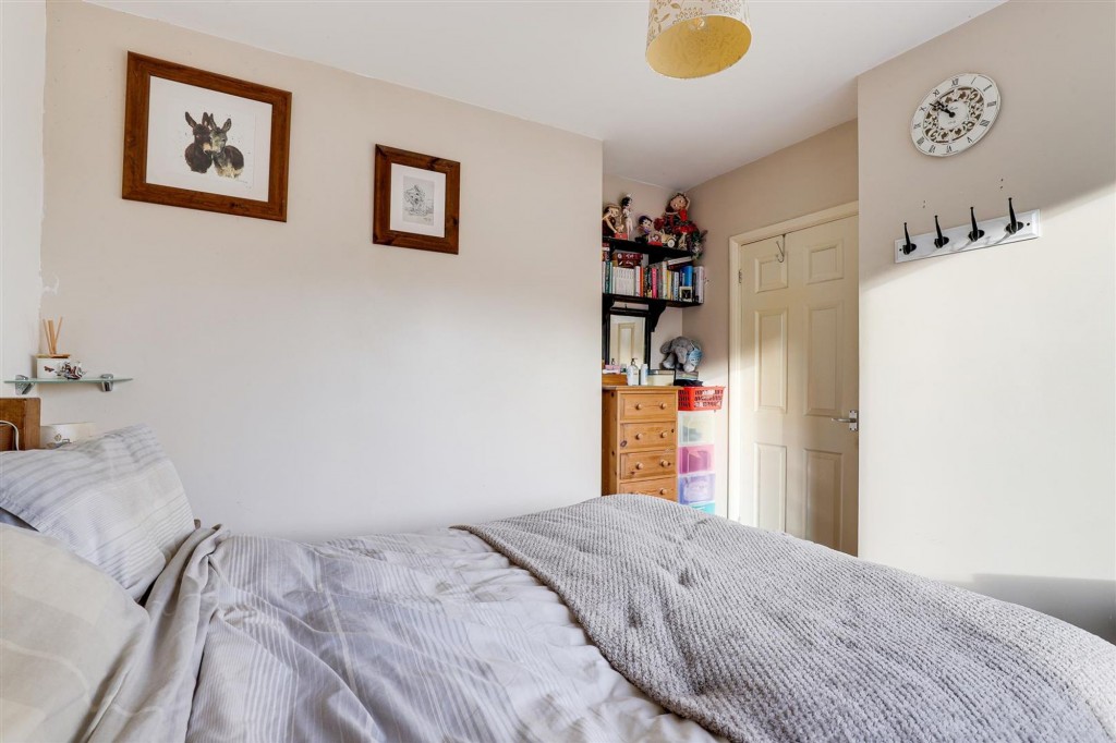 Highfield Drive, Carlton, NG4