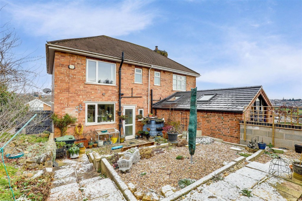 Highfield Drive, Carlton, NG4