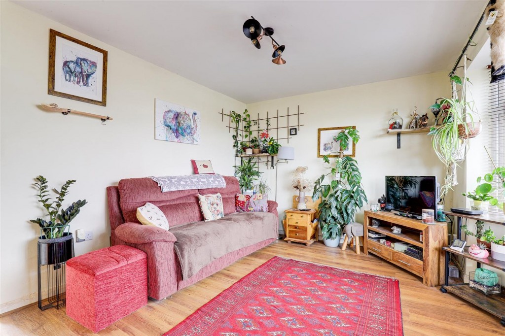 Highfield Drive, Carlton, NG4