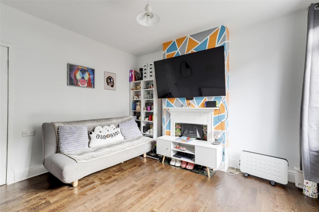 Dornoch Avenue, Nottingham, NG5