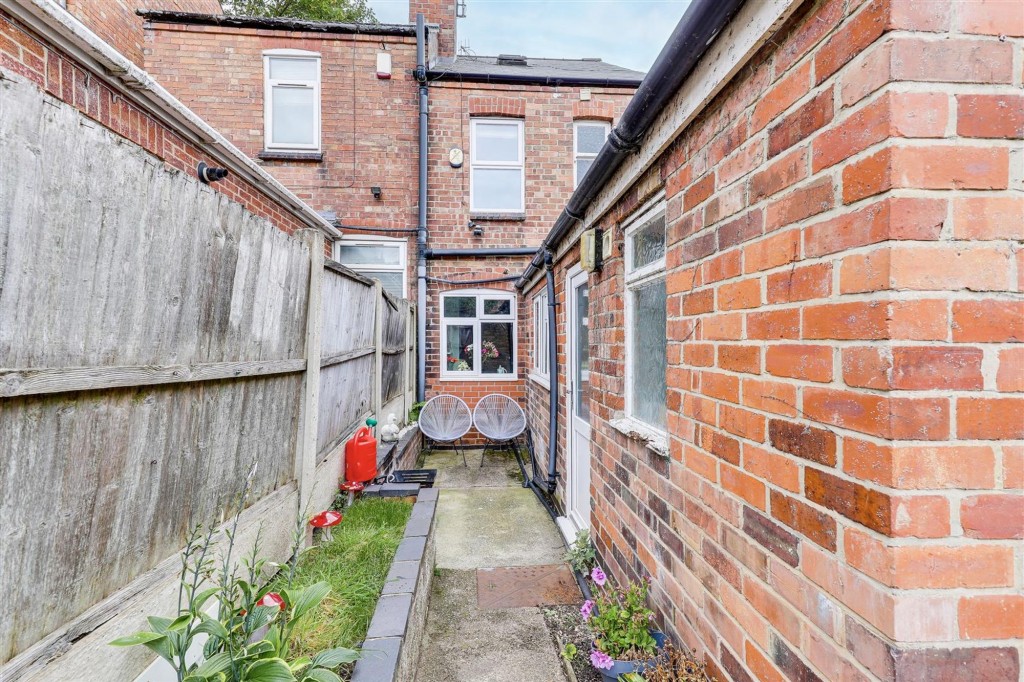 Dornoch Avenue, Nottingham, NG5