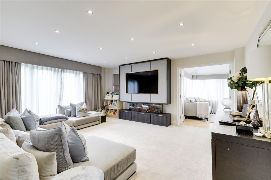 Rectory Mews, Clifton Village, NG11