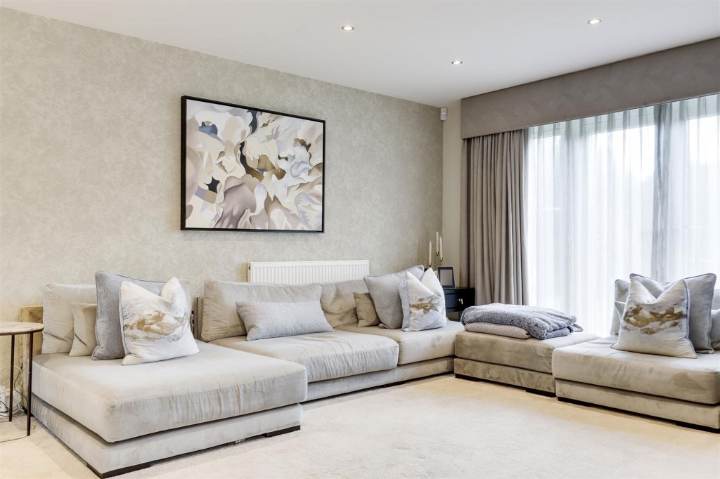 Rectory Mews, Clifton Village, NG11