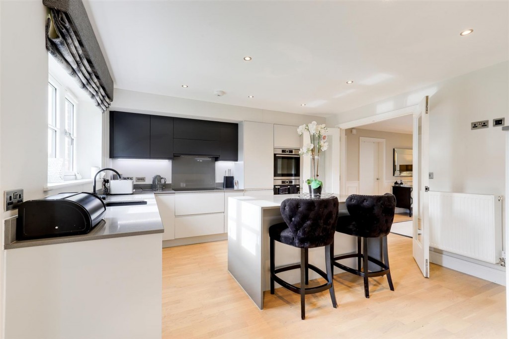 Rectory Mews, Clifton Village, NG11